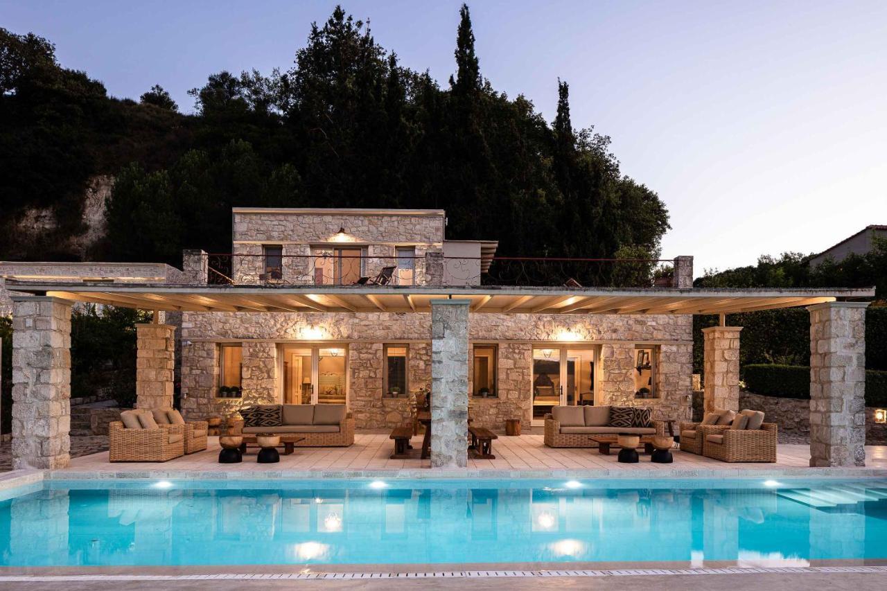 Villa Mantilari Wine Estate 7 Apartments 2 Private Pools 1 Heated Tennis Court Fitness Center Archanes Exteriér fotografie