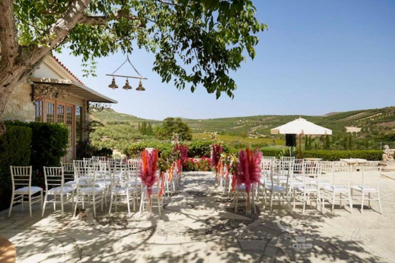 Villa Mantilari Wine Estate 7 Apartments 2 Private Pools 1 Heated Tennis Court Fitness Center Archanes Exteriér fotografie